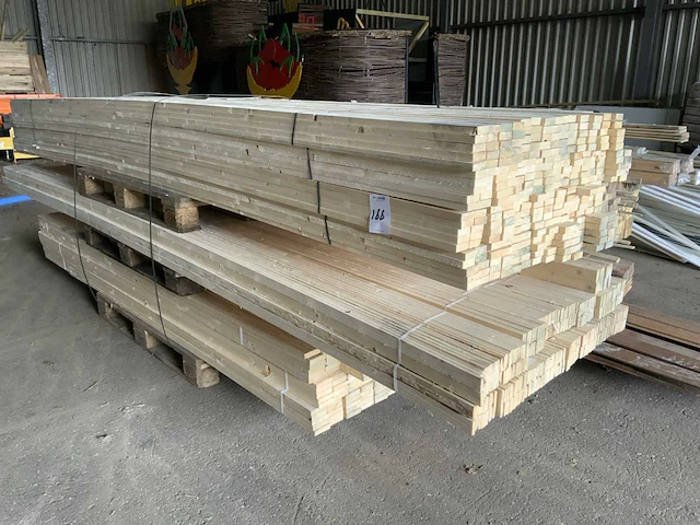 Partij planken en latten - afbeelding 1 van  8