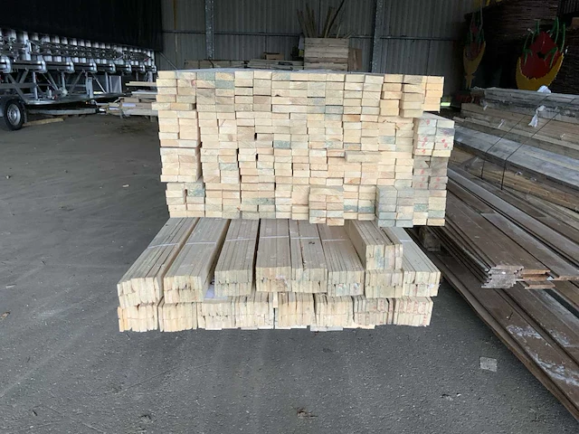Partij planken en latten - afbeelding 2 van  8