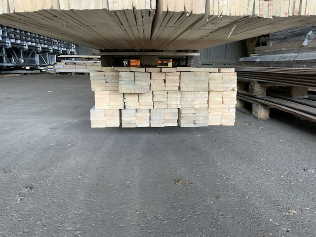 Partij planken en latten - afbeelding 4 van  8