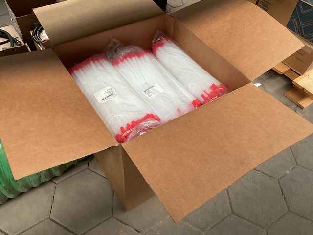 Partij plastc buisjes - afbeelding 4 van  5