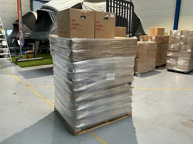 Partij plastic pet flesjes met spuitdop - afbeelding 5 van  7