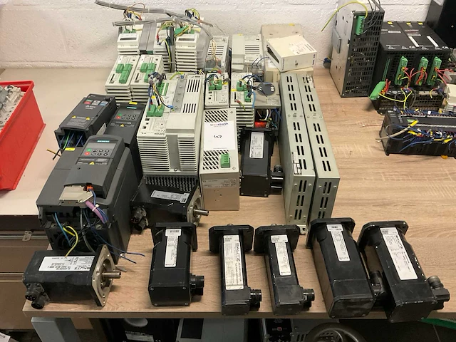 Partij plc apparatuur - afbeelding 1 van  10