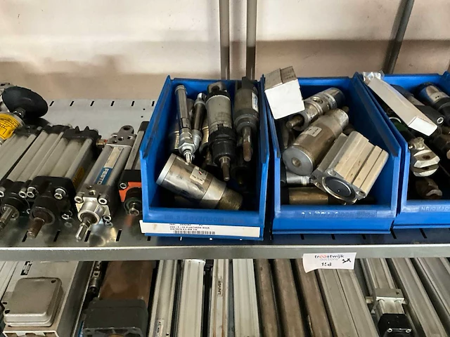Partij pneumatische cilinders - afbeelding 5 van  9