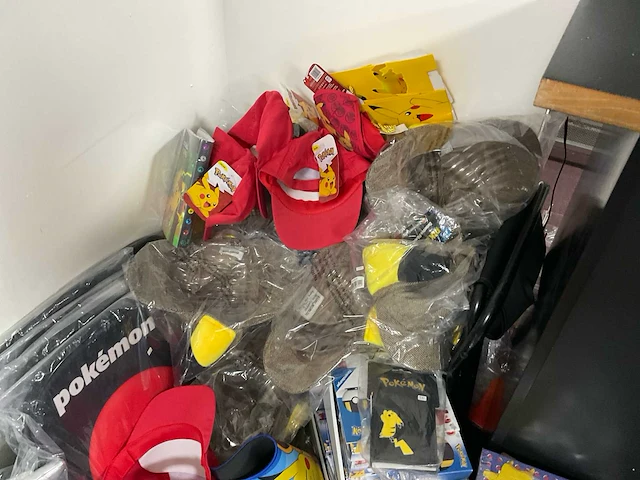 Partij pokémon merchandise - afbeelding 2 van  8