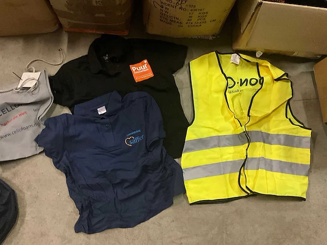 Partij polo’s en tassen - afbeelding 3 van  6