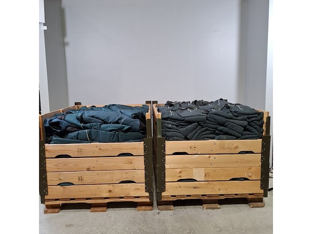 Partij poloshirts en jassen - afbeelding 1 van  5