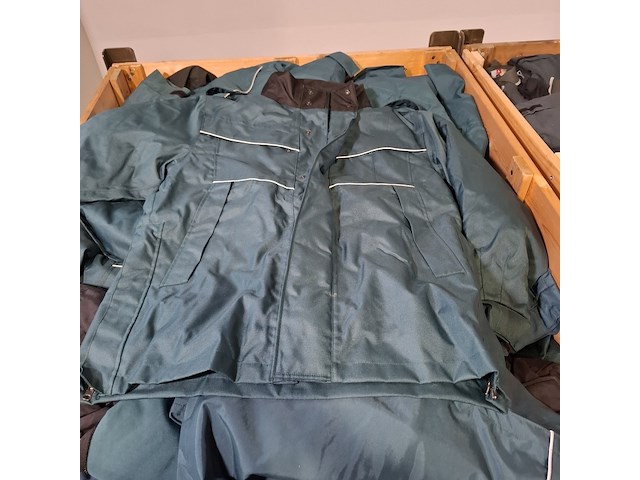 Partij poloshirts en jassen - afbeelding 5 van  5