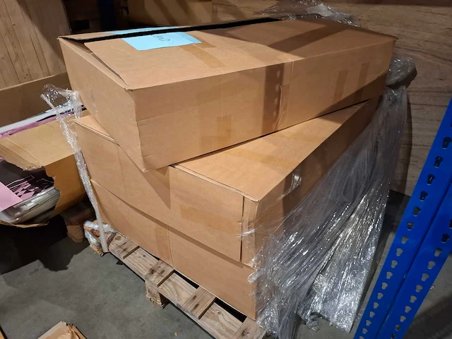 Partij posters, restanten, 3 pallets. - afbeelding 6 van  20