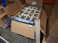 Partij posters, restanten, 3 pallets. - afbeelding 16 van  20