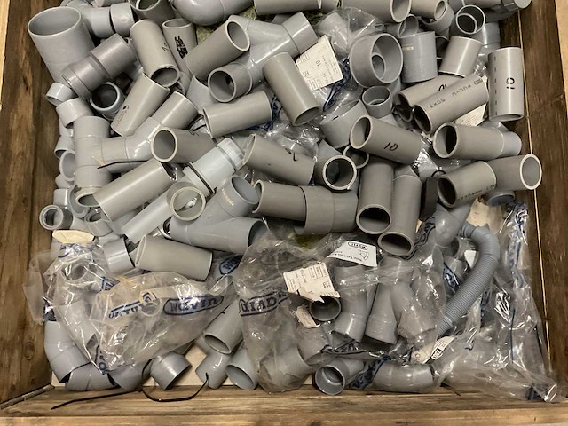 Partij pp & pvc hulpstukken - afbeelding 2 van  3