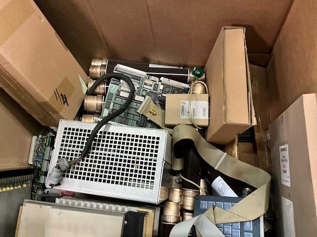 Partij procesapparatuur en installatiemateriaal - afbeelding 5 van  5