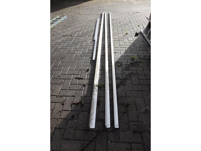 Partij profielstrippen, diverse maten - afbeelding 1 van  5