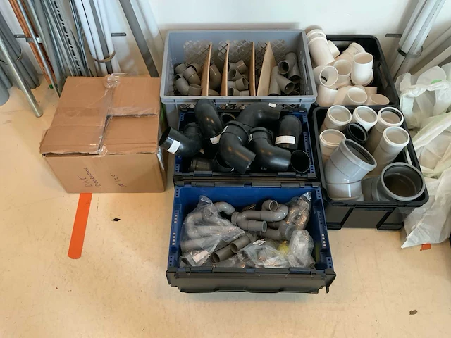 Partij pvc, cv installatiebuizen en elektrabuizen - afbeelding 9 van  15