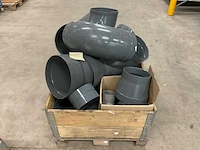 Partij pvc hulpstukken - afbeelding 1 van  7