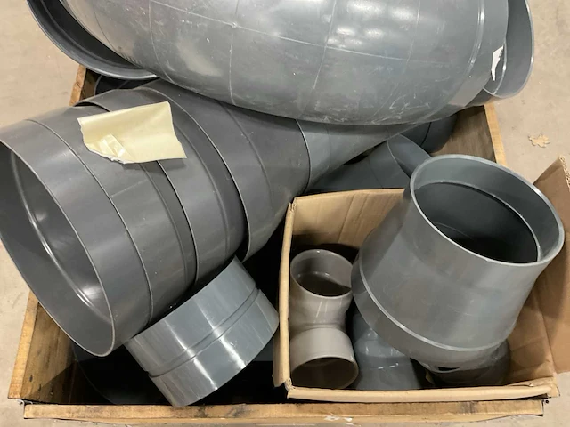 Partij pvc hulpstukken - afbeelding 2 van  7