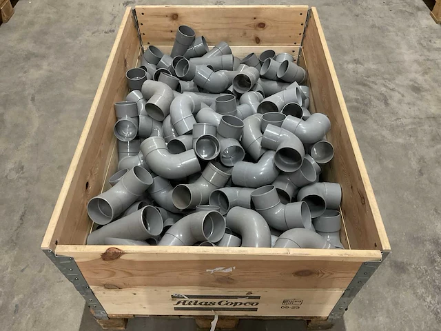 Partij pvc hulpstukken - afbeelding 1 van  3
