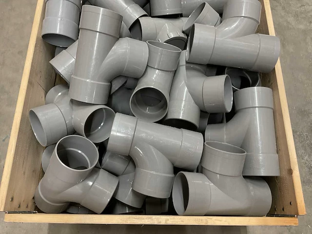 Partij pvc hulpstukken - afbeelding 2 van  3