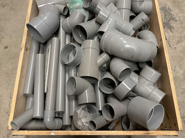 Partij pvc hulpstukken - afbeelding 2 van  3