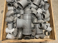Partij pvc hulpstukken - afbeelding 2 van  3