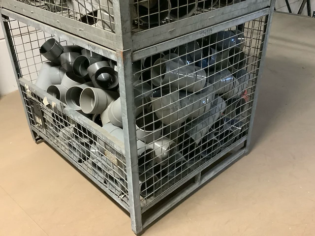 Partij pvc koppelingen - afbeelding 2 van  2