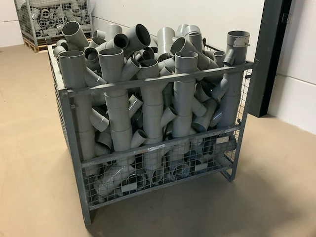 Partij pvc koppelingen - afbeelding 1 van  3