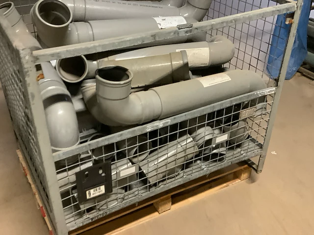 Partij pvc koppelingen - afbeelding 2 van  4