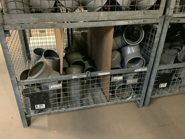 Partij pvc koppelingen - afbeelding 1 van  3