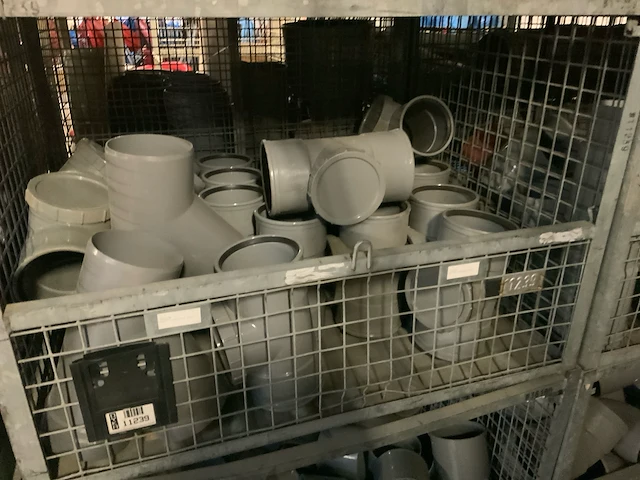 Partij pvc koppelingen - afbeelding 1 van  3