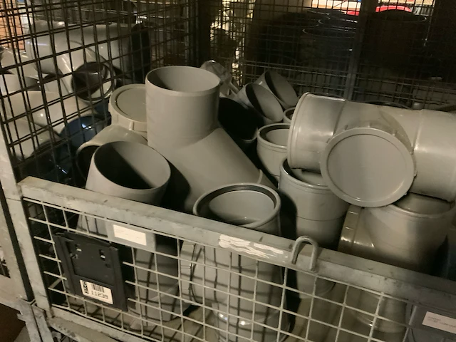 Partij pvc koppelingen - afbeelding 2 van  3
