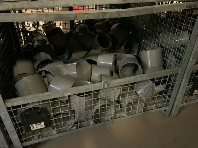 Partij pvc koppelingen - afbeelding 1 van  3