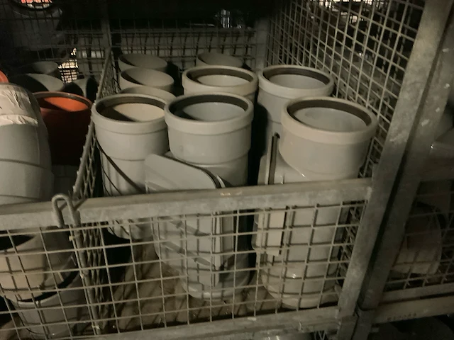 Partij pvc koppelingen - afbeelding 2 van  3