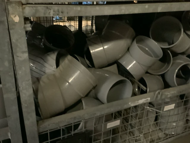 Partij pvc koppelingen - afbeelding 2 van  3