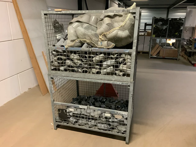 Partij pvc koppelingen - afbeelding 1 van  6