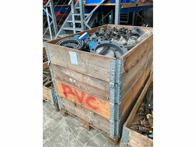 Partij pvc koppelstukken divers - afbeelding 1 van  5