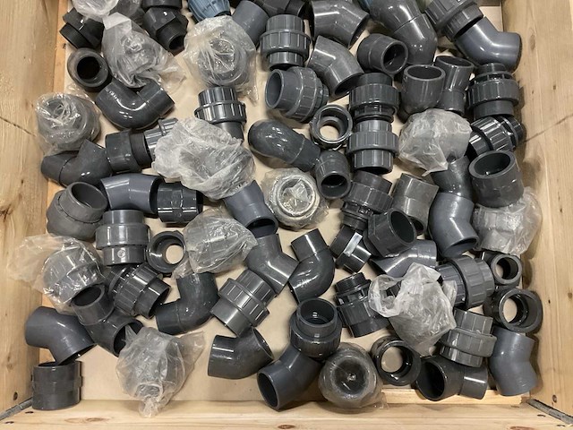 Partij pvc-u en pp hulpstukken - afbeelding 2 van  3