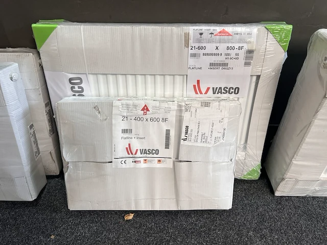Partij radiatoren met vlakke plaat vasco - afbeelding 3 van  6