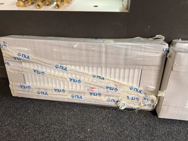Partij radiatoren met vlakke plaat vasco - afbeelding 5 van  6