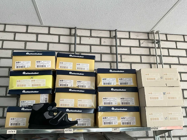 Partij rattenhuber orthopedische schoenen - diverse maten - afbeelding 1 van  3