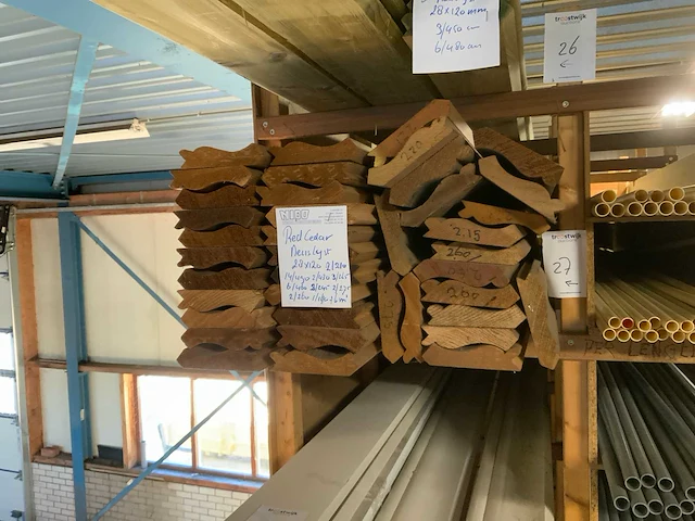 Partij red cedar neuslijst - afbeelding 1 van  3