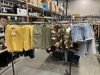 Partij reell/brixton/burton/volcom/vissla korte broeken (43x) - afbeelding 2 van  7