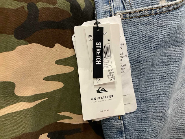 Partij reell/brixton/burton/volcom/vissla korte broeken (43x) - afbeelding 4 van  7