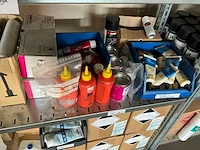 Partij reinigings & smeermiddelen - afbeelding 7 van  8