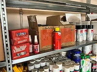 Partij reinigings & smeermiddelen - afbeelding 2 van  8