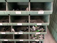 Partij remkrachtverdelers, luchtleidingen en luchtkoppelingen - afbeelding 2 van  33