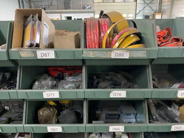 Partij remkrachtverdelers, luchtleidingen en luchtkoppelingen - afbeelding 14 van  33
