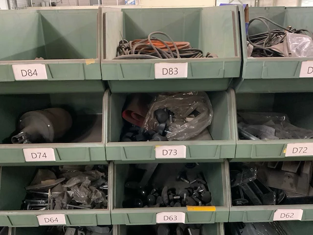 Partij remkrachtverdelers, luchtleidingen en luchtkoppelingen - afbeelding 16 van  33