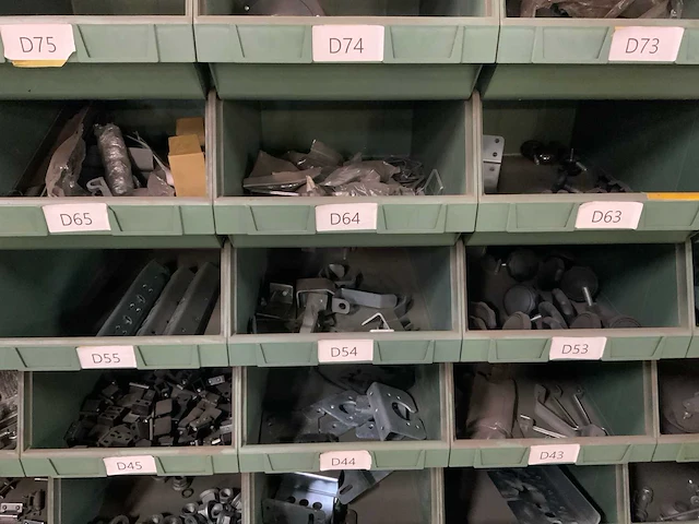 Partij remkrachtverdelers, luchtleidingen en luchtkoppelingen - afbeelding 19 van  33