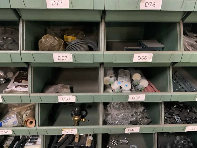 Partij remkrachtverdelers, luchtleidingen en luchtkoppelingen - afbeelding 20 van  33