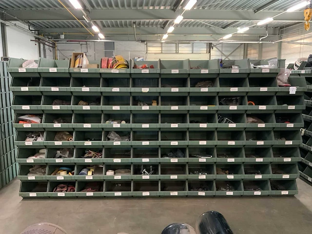 Partij remkrachtverdelers, luchtleidingen en luchtkoppelingen - afbeelding 12 van  33