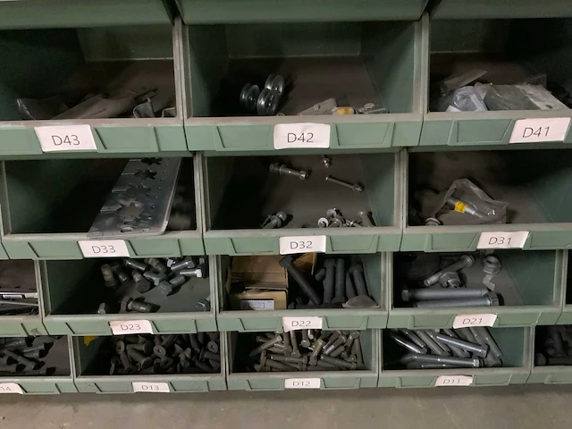 Partij remkrachtverdelers, luchtleidingen en luchtkoppelingen - afbeelding 26 van  33